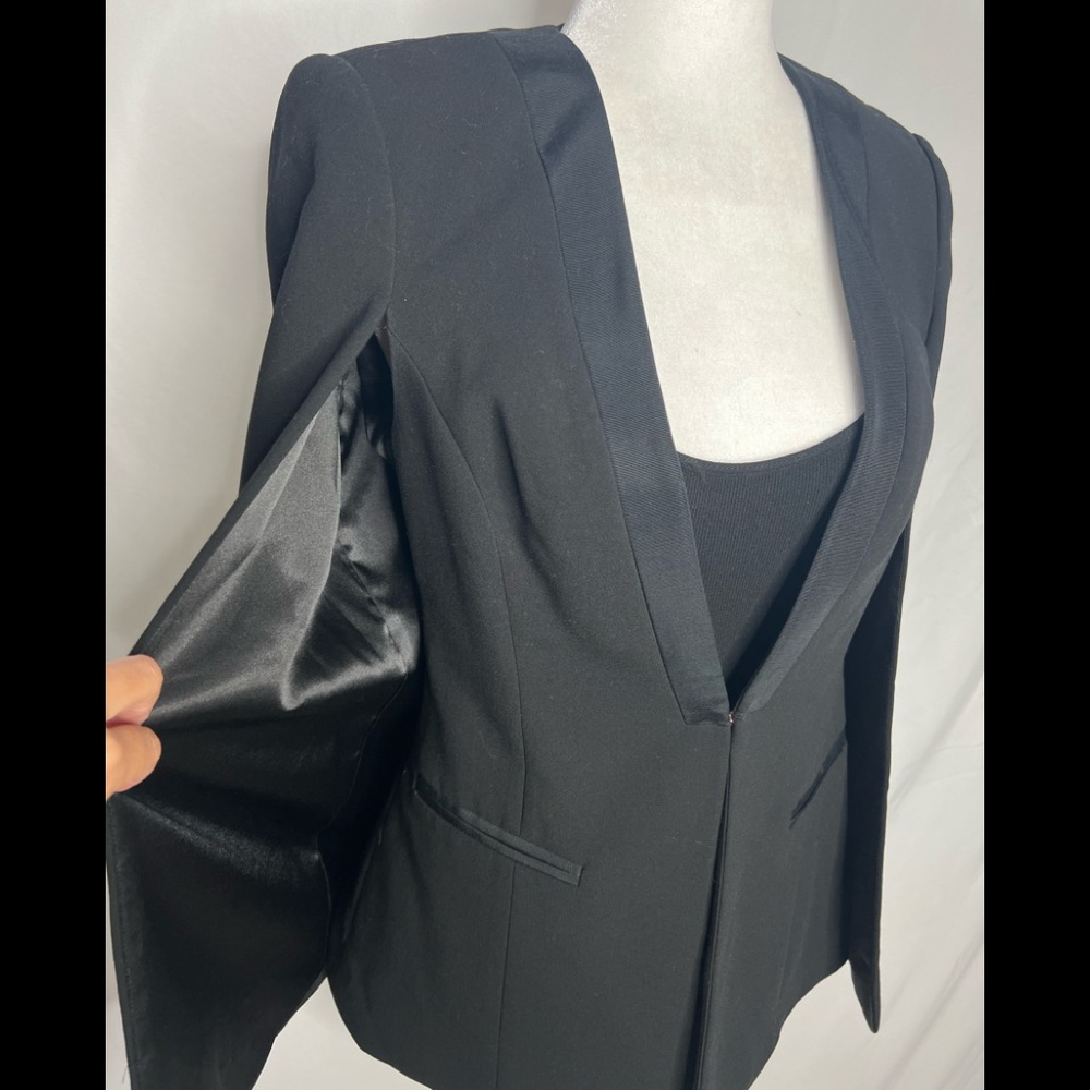TED BAKER MAGGYY OTTOMAN WOMEN'S CAPE BLAZER SIZE 2 EQUIVALENT TO A SIZE 6 IN US